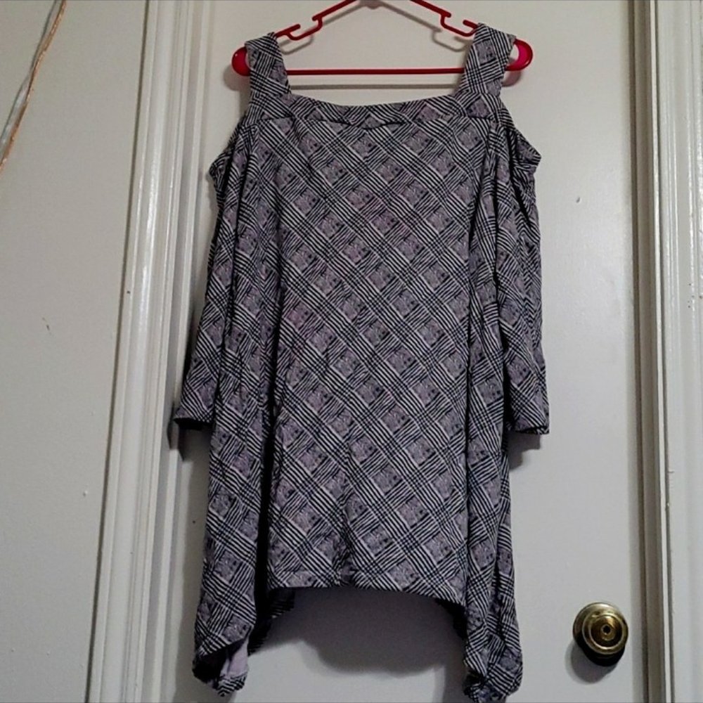 CATHERINES Top - Cold Shoulder - 22/24W